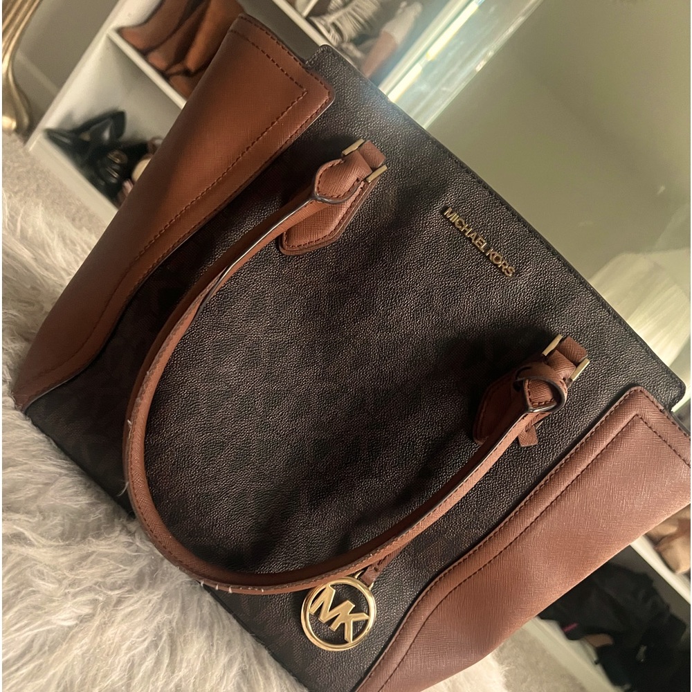 Micheal Kors Purse